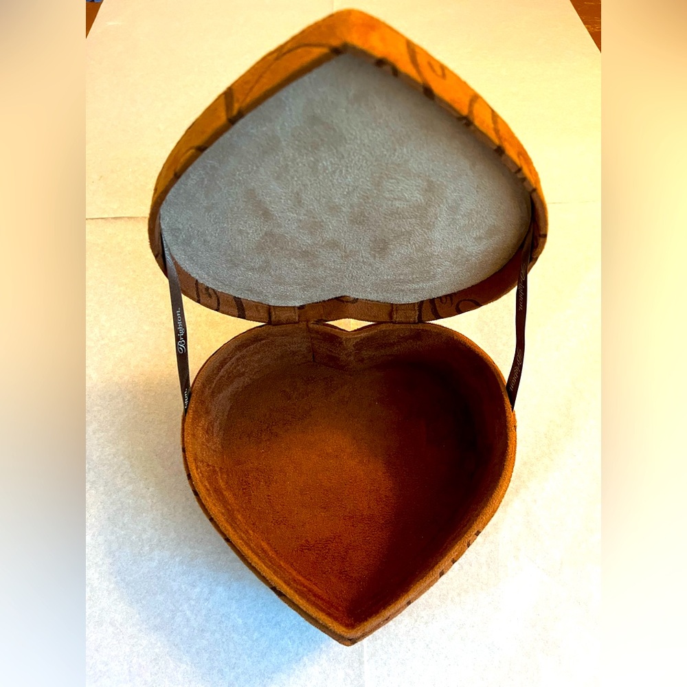 Brighton FILL YOUR HEART  Suede 7" Heart Shaped Jewelry Box/Organizer - Picture 2 of 13
